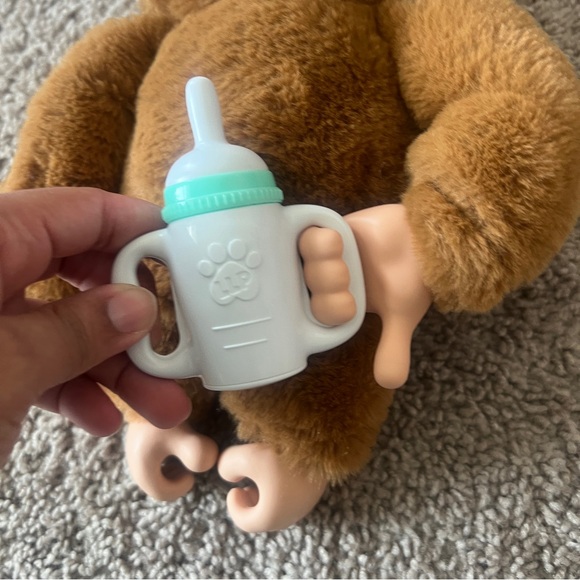 Little Live Pets My Baby Monkey Mango - Picture 2 of 3